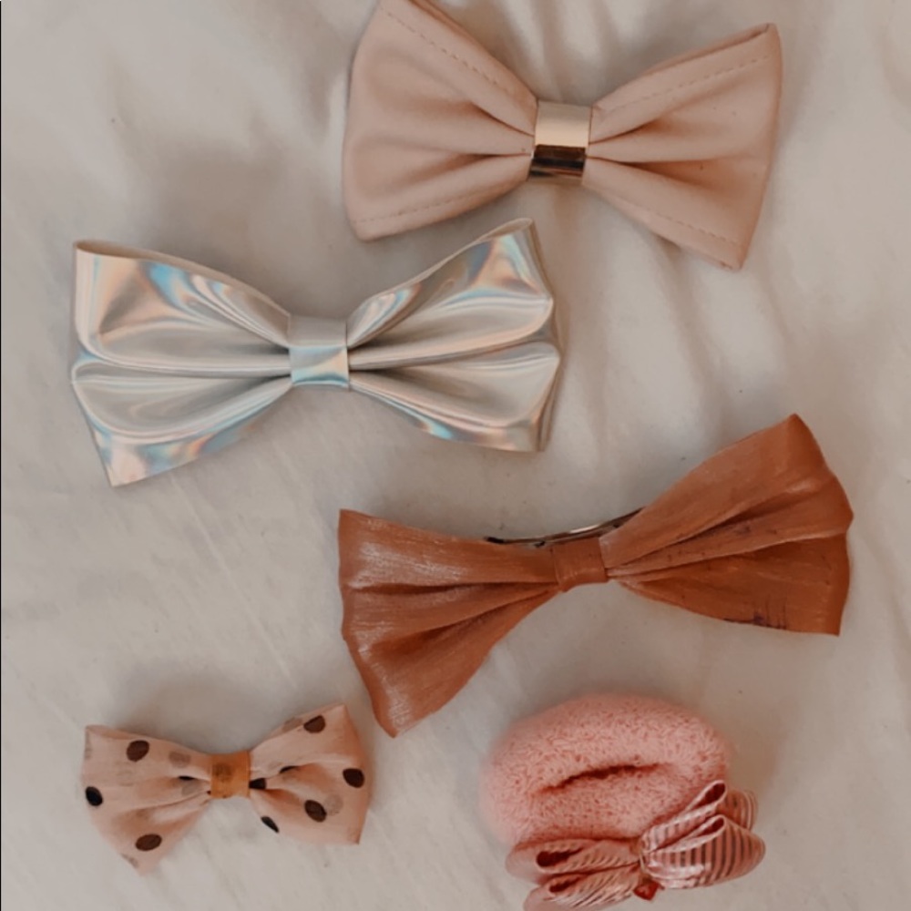 *BUNDLE* of 5 different color Bows